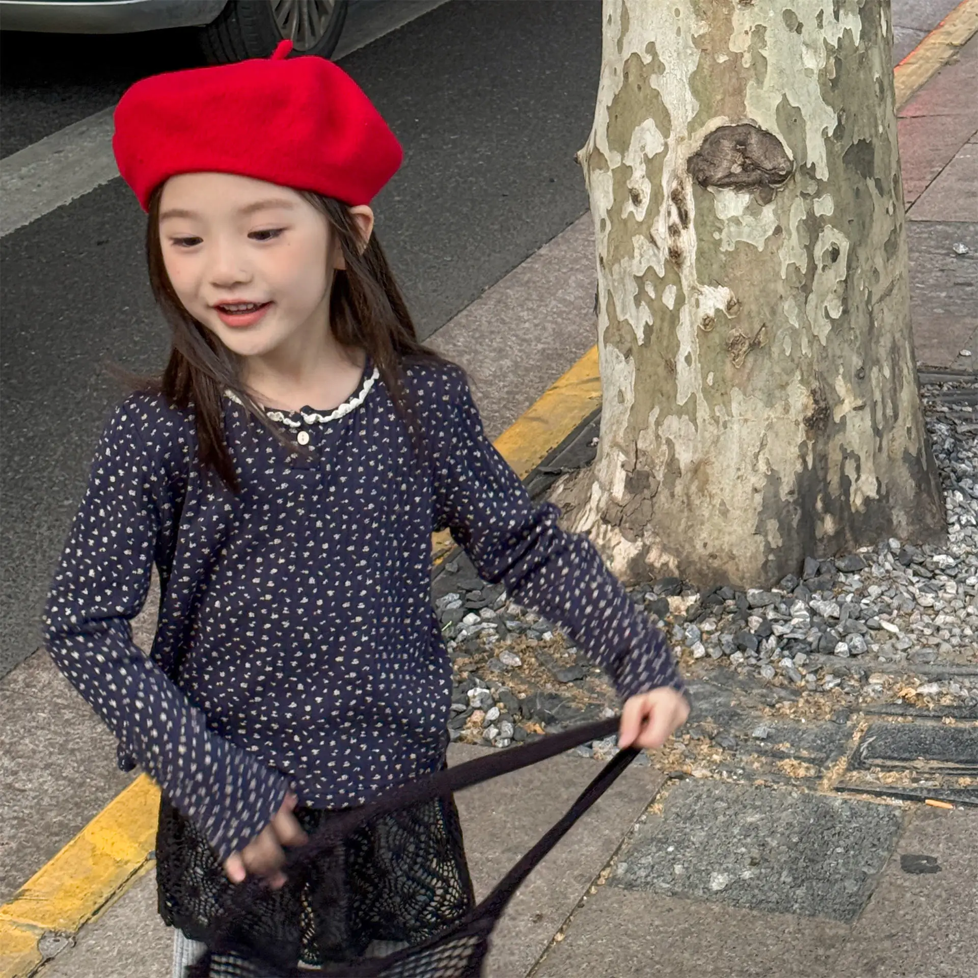 

Новая осенняя блузка с цветочным принтом для маленьких девочек, кружевной воротник, блузка с длинными рукавами, винтажная милая базовая рубашка для девочек от 1 до 6 лет