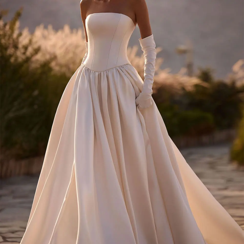 

Classic Satin Strapless Wedding Dress For Bride Pleated Puffy Bridal Party Gown A Line Long Ball Gown For Women Vestidos Novia