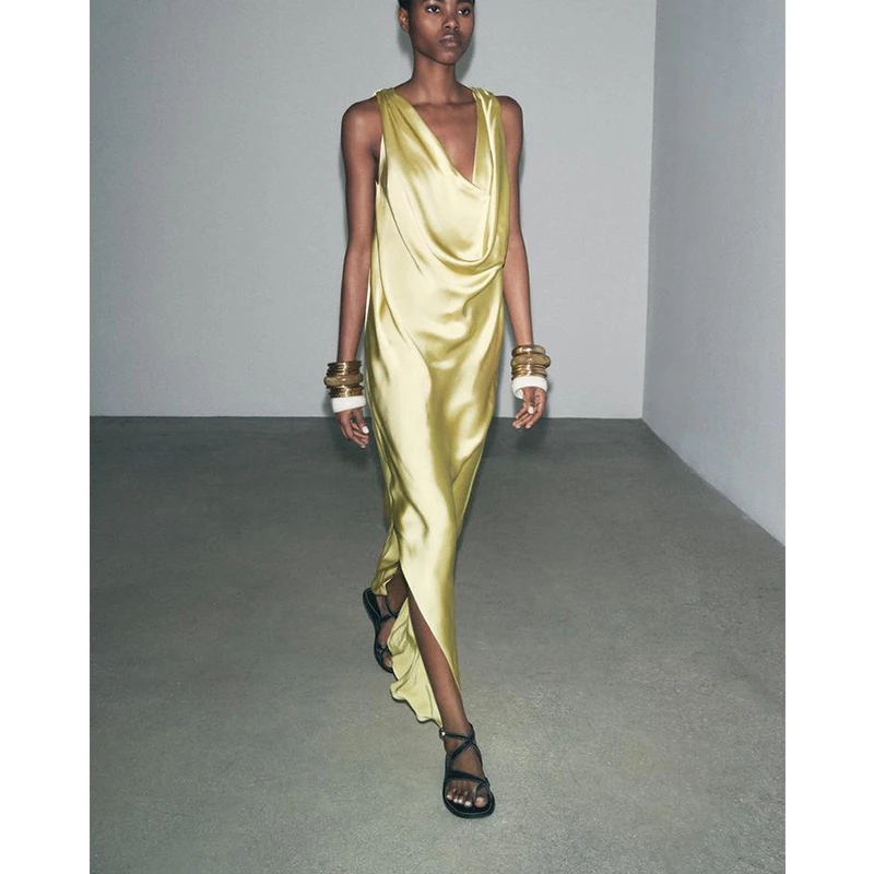 エレガントな夏の新作レディースデザインシルクサテンバックレスノースリーブドレスドレープカラーガウンポリエステル繊維ロングドレス