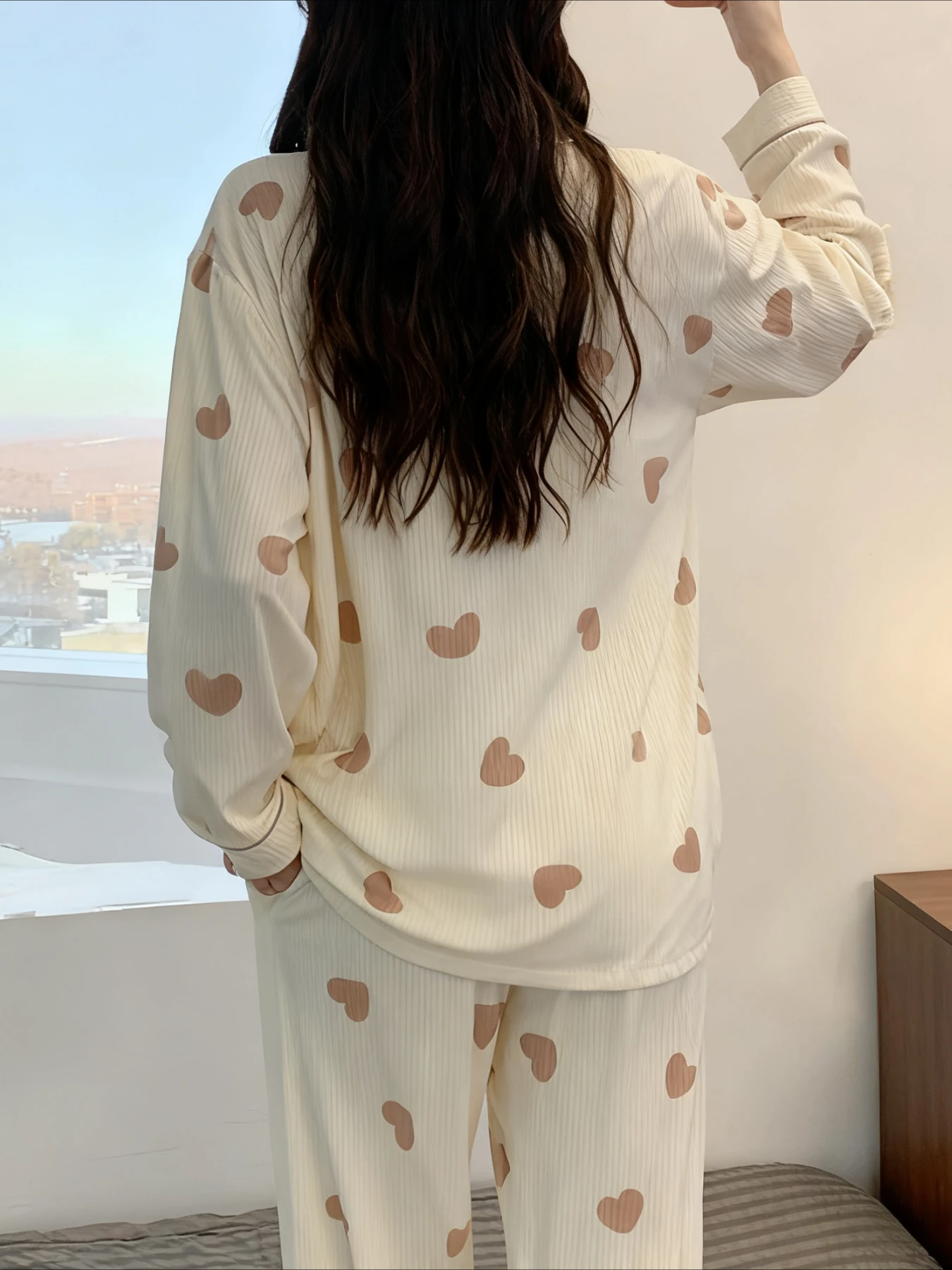 طقم بيجامة نسائية منزلية عصرية بأكمام طويلة مكون من قطعتين بنمط قلب - حلوة وجميلة، مع إحساس بالبساطة. #2