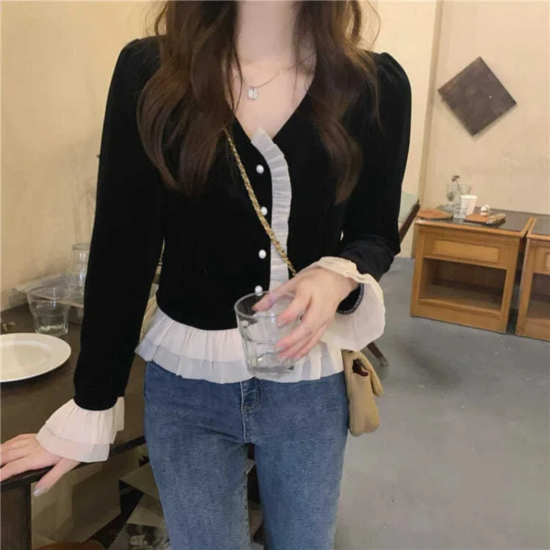 Women Clothing Temperament Lace Patchwork Shirt Tops Spring Autumn New V Neck Solid Sweet Velvet Short Blouse Vintage Fashion