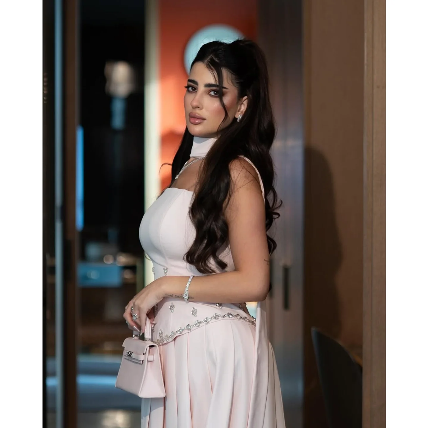 

Элегантные вечерние платья без бретелек с розовыми пятнами, платья для выпускного вечера с русалкой и бусинами, вечернее платье для свадебной вечеринки в Саудовской Аравии по индивидуальному заказу 2025