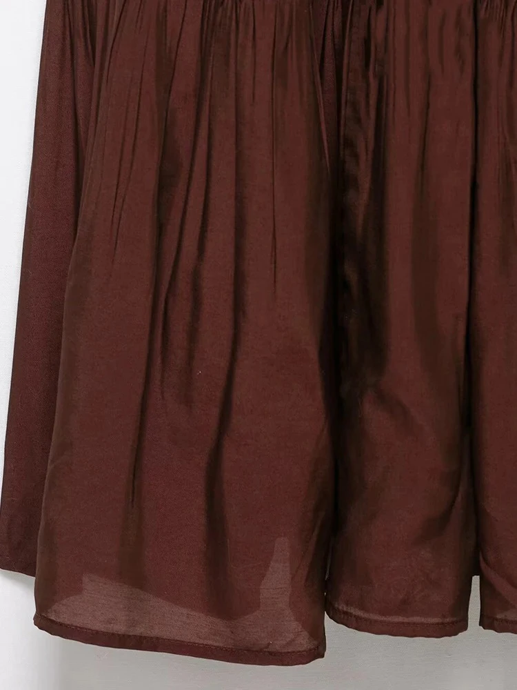 Moda feminina castanha plissada em camadas Vestido longo halter Sexy Slim decote em V sem costas Vestido primavera verão Europa e Estados Unidos novos elegantes vestidos de praia casuais de férias