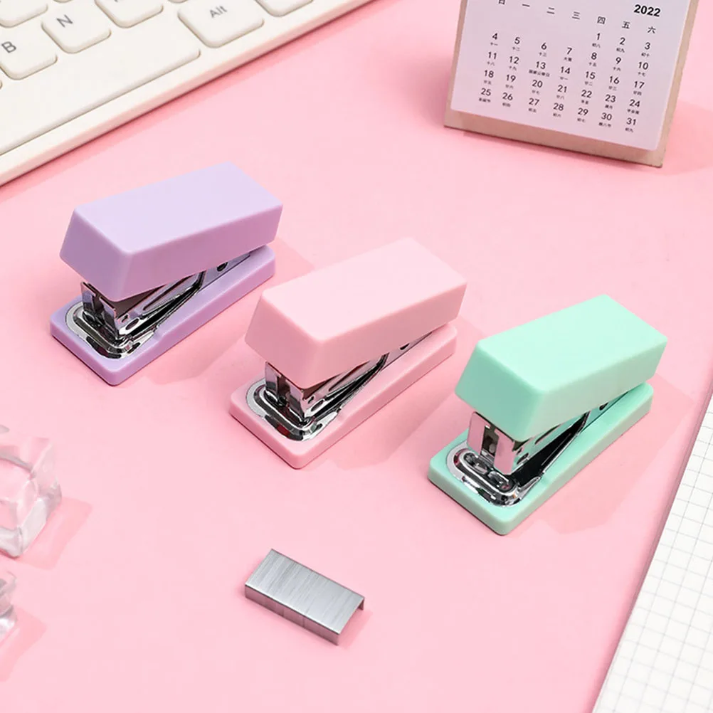 

3pcs Small Metal Stapler Office Supplies Desk Non Jamming Mini Portable H held School Stationery Gift Compact