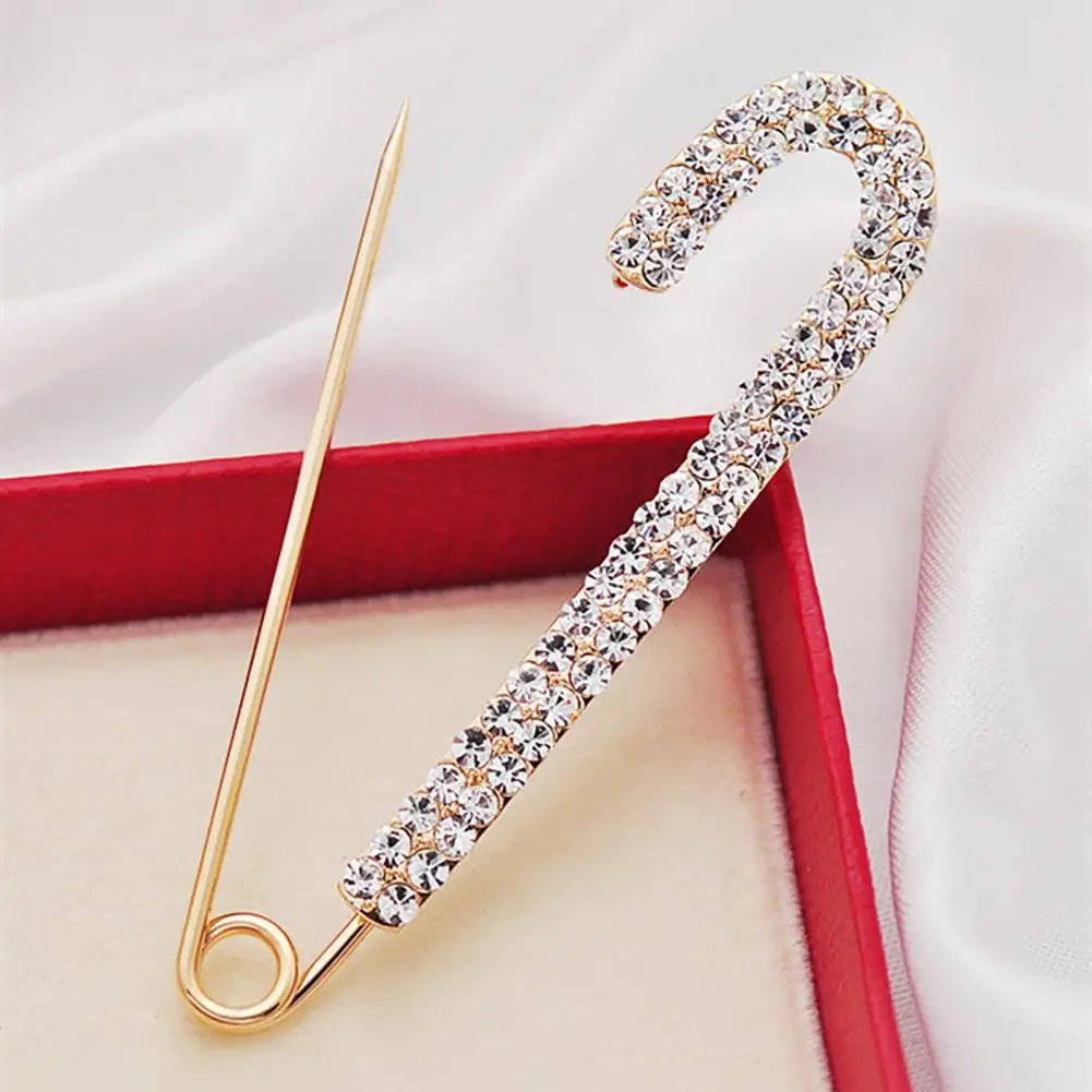 Elegant Brooches Luxury Crystal Rhinestone Brooch Pins for Women Safety Metal Pin Silver Color Pin Sweater Dress Clothing Decor