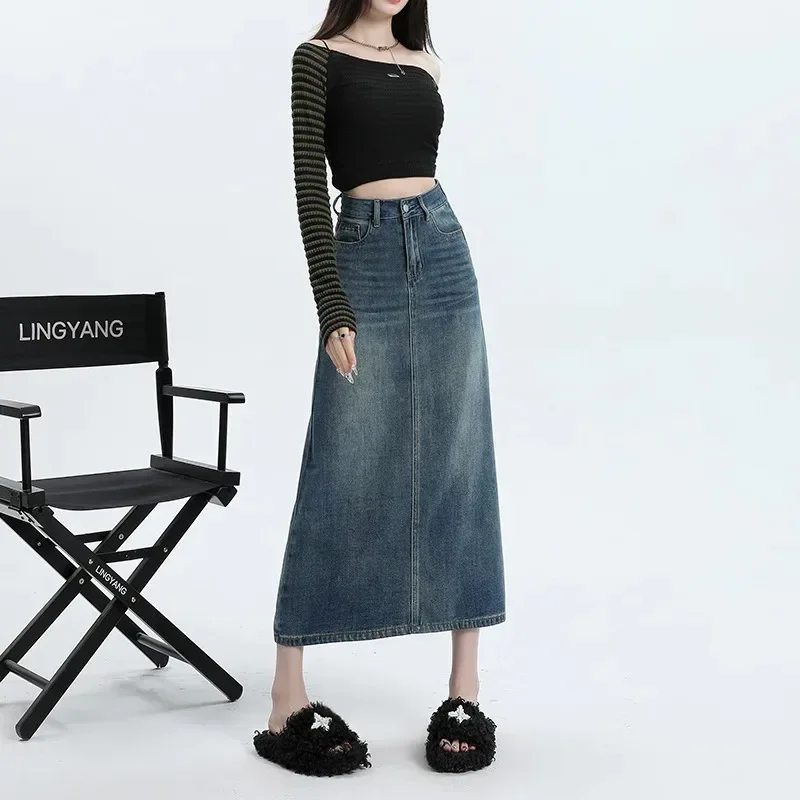 

The New Autumn Pocket Design Denim Half Body Skirt, A Fashionable and Retro Slit Slim-fit High-waisted Long Skirt for Women