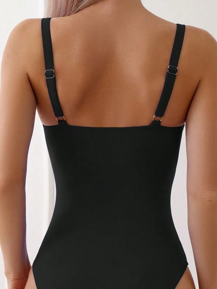 In stock tight fitting swimsuits for women's new style with a slim waist and conservative one piece bikini swimsuit