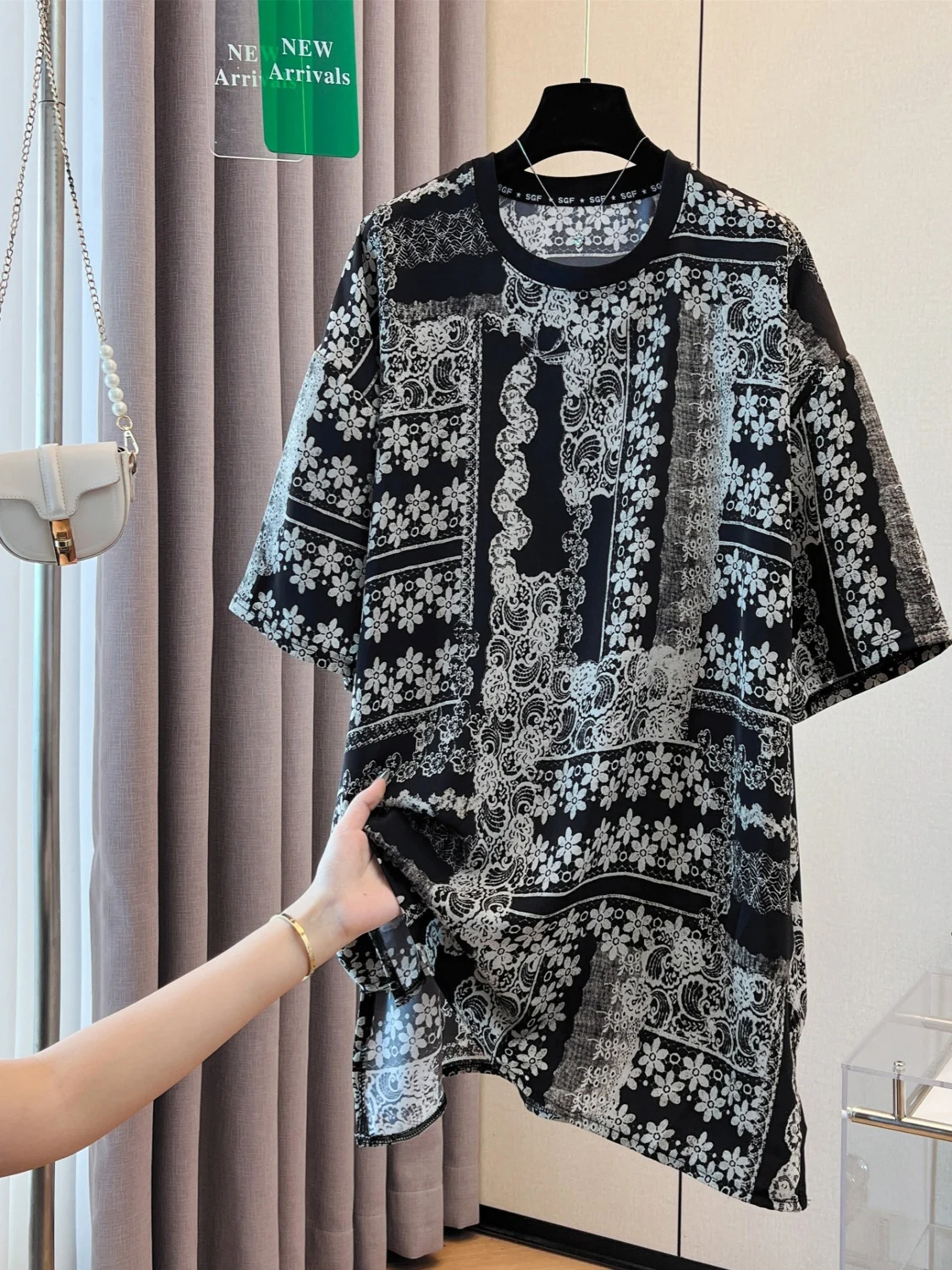 Laid-ba Sle décontracté ample Faion artistique été T-shirt femmes vêtements rétro haut de gamme sentiments paresseux vent haut