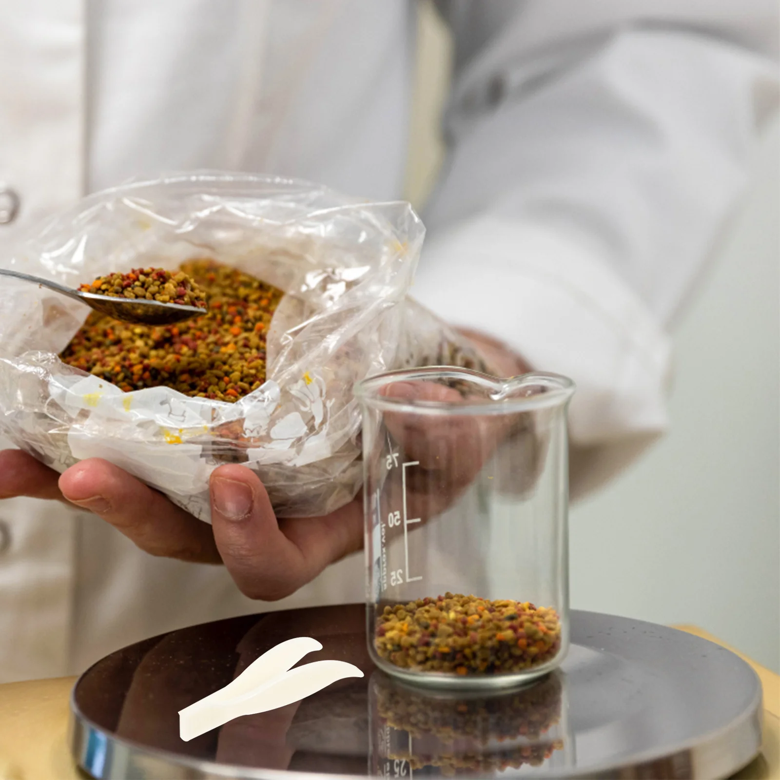 

3Pcs Durable Plastic Balance Tweezers Laboratory Scale Tweezers Practical Weight Handling Supplies Scales Tweezer