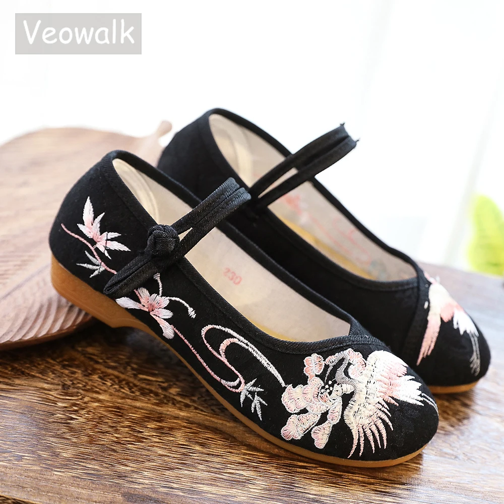 Veowalk Flower Embroidered Flats Women Canvas Ballet Flats Chinese Vintage Ladies Casual Cotton Fabric Embroidery Shoes Woman