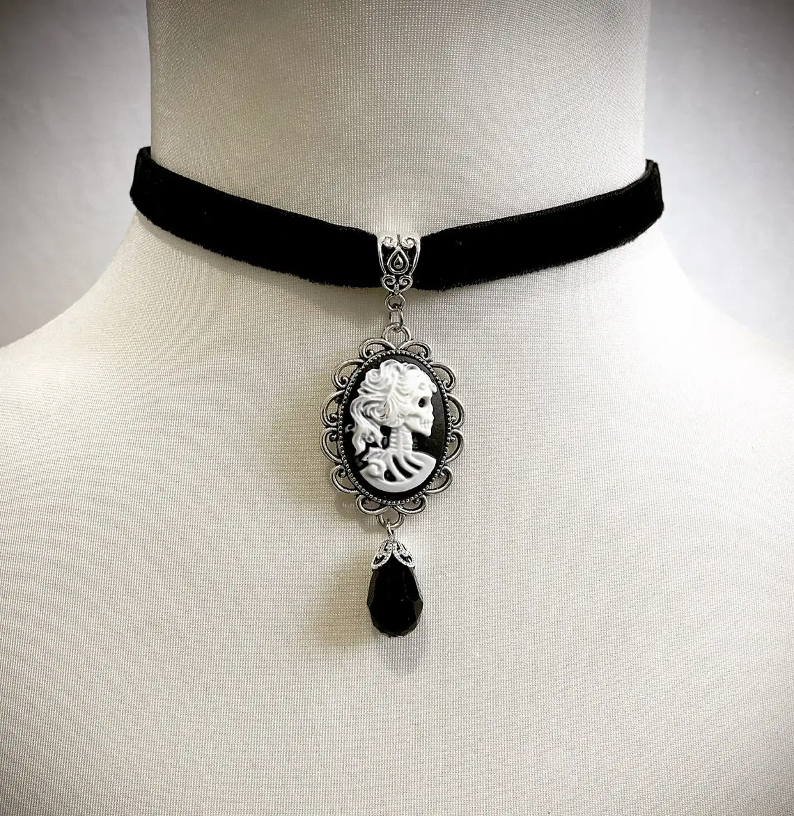 Gothic Black Velvet Choker Dead Girl Skull Cameo Vampire  with Glass Crystal Drop Jewellery