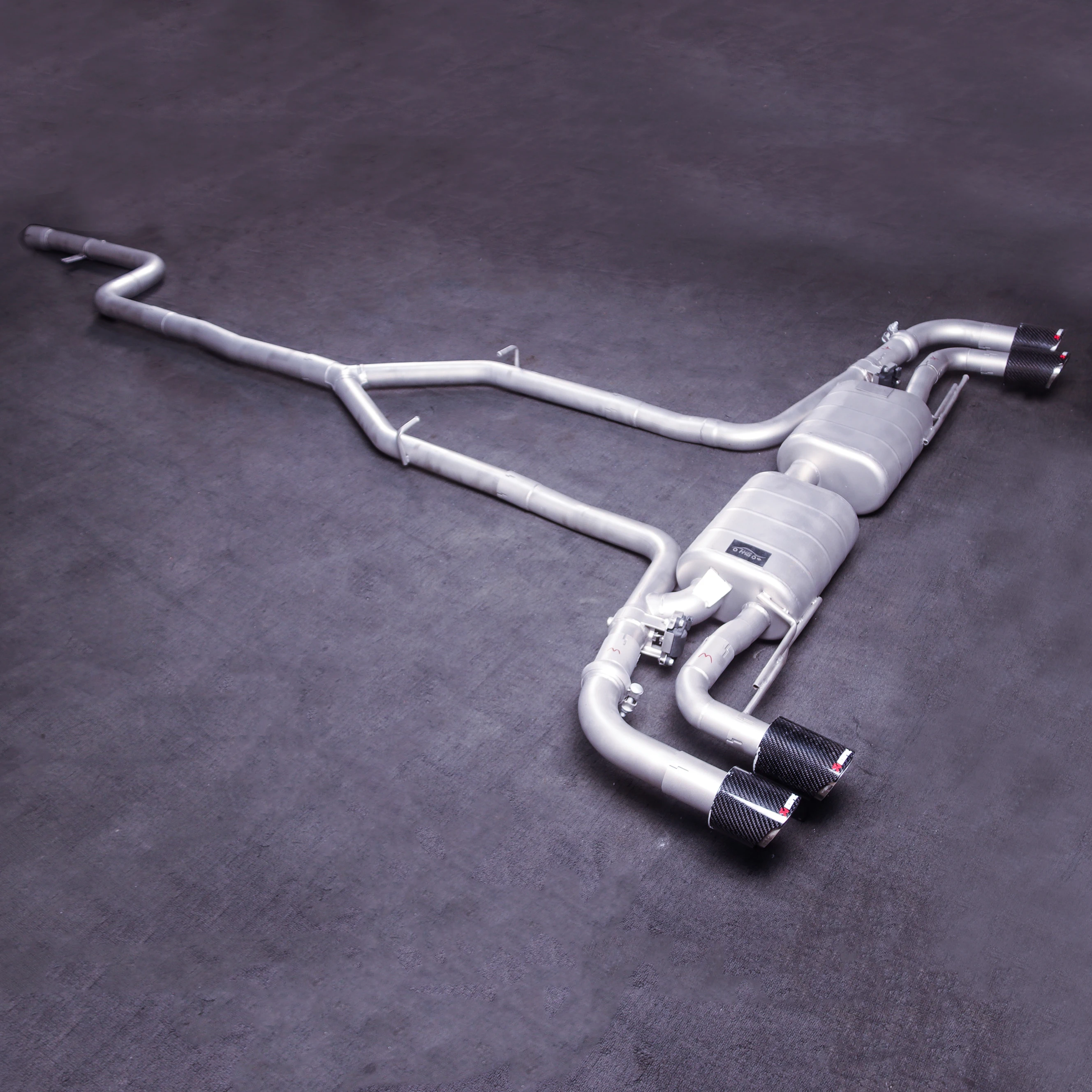 Suitable for 20-24 BMW X5 X6 chassis models G05 G06 modified middle tail valve exhaust to match X5M four-outlet rear lip