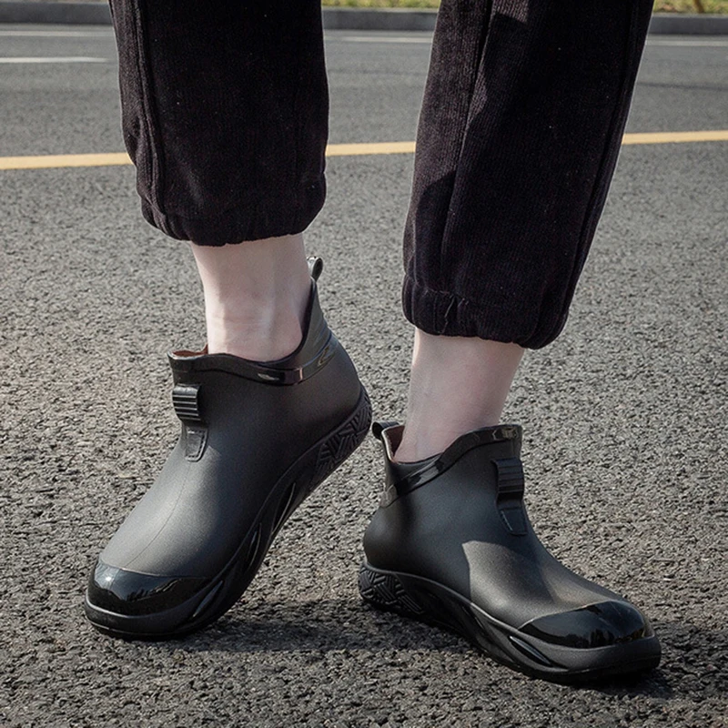 Men Short Rain Boots Women Spring Summer Fishing Camping Water Shoes Fashionable Ankle Slip-On Boots Men Work Shoes for Kitchen