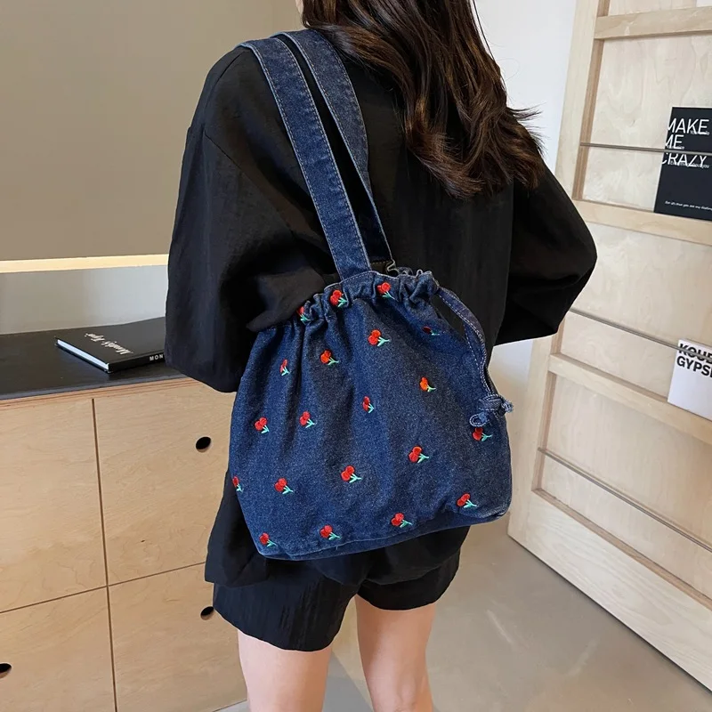 

Холщовая сумка с вишневым принтом 2025 года, милая сумка через плечо, просторный ретро-дизайн с ручками, большая вместимость