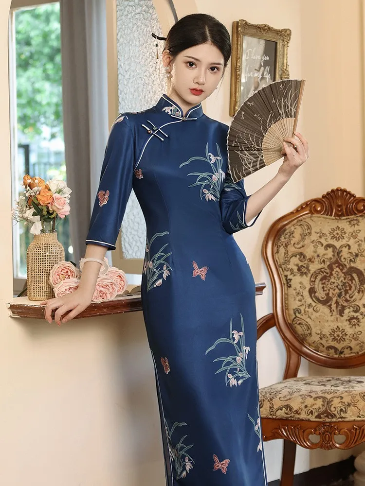 Zielony Elegrant Cheongsam tradycyjny chiński strój kobiety kwiatowy haft jedwabny Qipao z długim rękawem orientalne ubrania Vintage 4xl