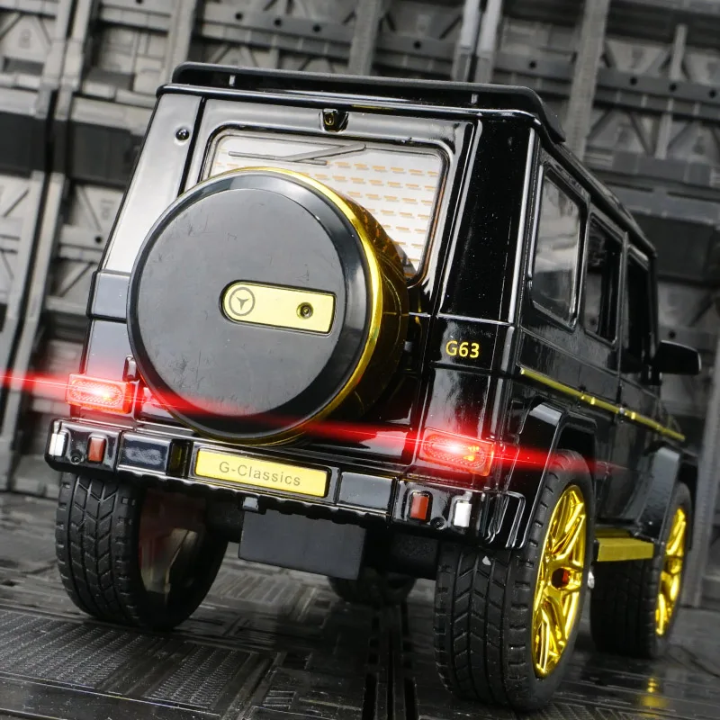 Modelo de vehículo todoterreno de aleación Mercedes G63 1:24 con sonido y luz, juguetes de metal, puertas y capó del motor, el maletero se puede abrir