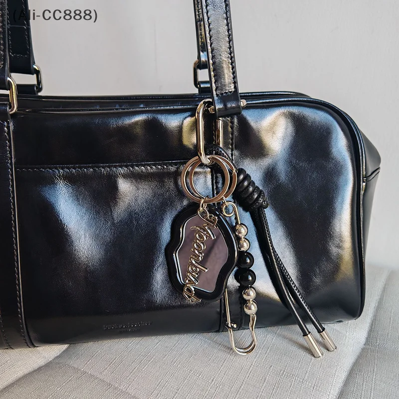 

tipoCC88 pratiqueCC88larlaМинималистичный стиль Геометрическое зеркало Металлическая сумка Очарование Косметическое зеркало Кожаный ремешок Пара Брелок Роскошная сумка Подвеска