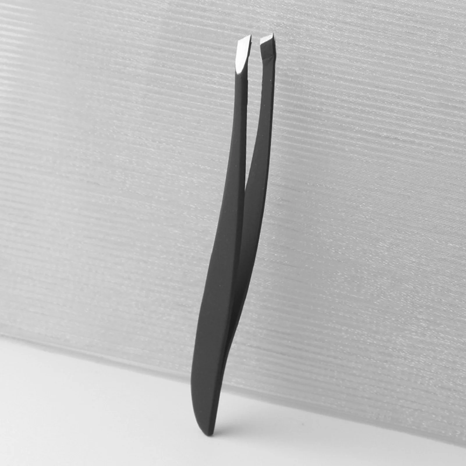 Profesjonalne pęsety do rzęs DIY ze stali nierdzewnej z samozaciskowym zamknięciem, oszczędzające pracę, do przedłużania rzęs i makijażu.