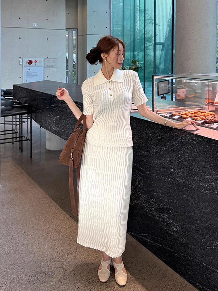 

Chic Autumnal Ne Water Ripple ort Sve Knitted Top with High Waist Straight Cut Skirt Women's Faion Set