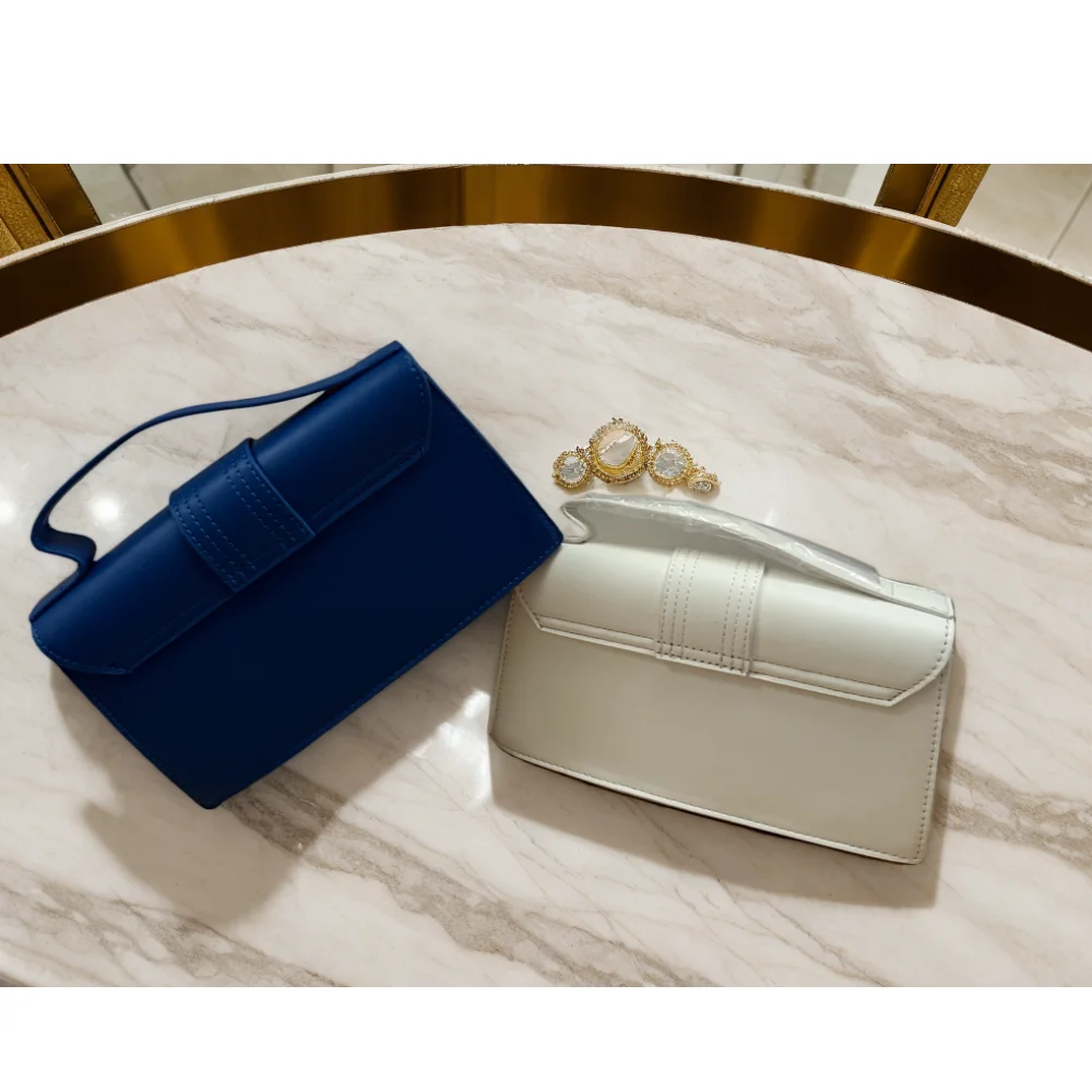 อินเทอร์เน็ตคนดังกระเป๋าถือระดับไฮเอนด์ผู้หญิง Retro กระเป๋าสะพายข้างยอดนิยมมือถือกระเป๋าสี่เหลี่ยมเล็ก