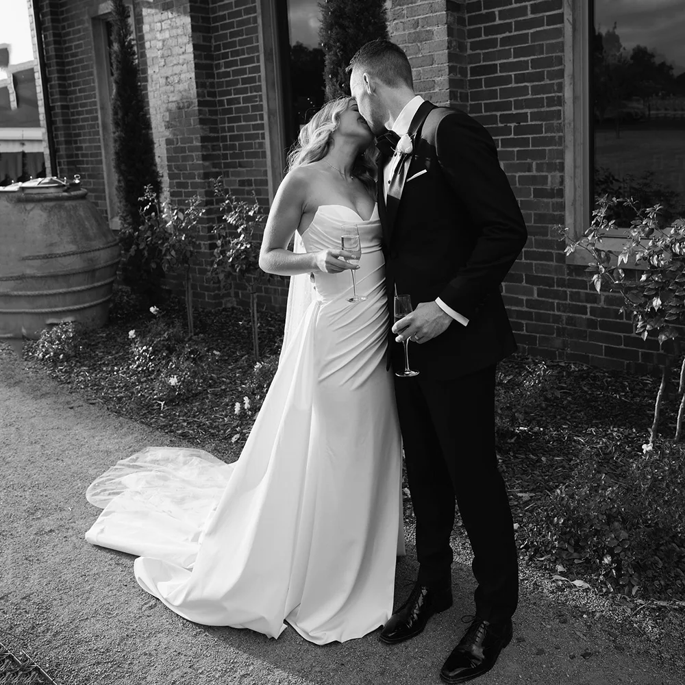 

Civil Mermaid Wedding Dresses Pleated Bridal Gown Detachable Train Sweethearts Formal Bride Dress Wedding Party Dress Customized