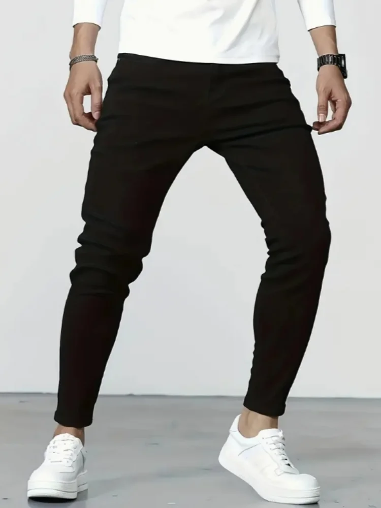 

Men's Classic Black Jeans, Timeless Style Balanced with Everyday Wearability