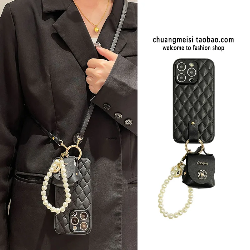 

Luxury leather black camellia headphone bag suitable for Apple 14promax phone case crossbody iphone13/12pro protective case