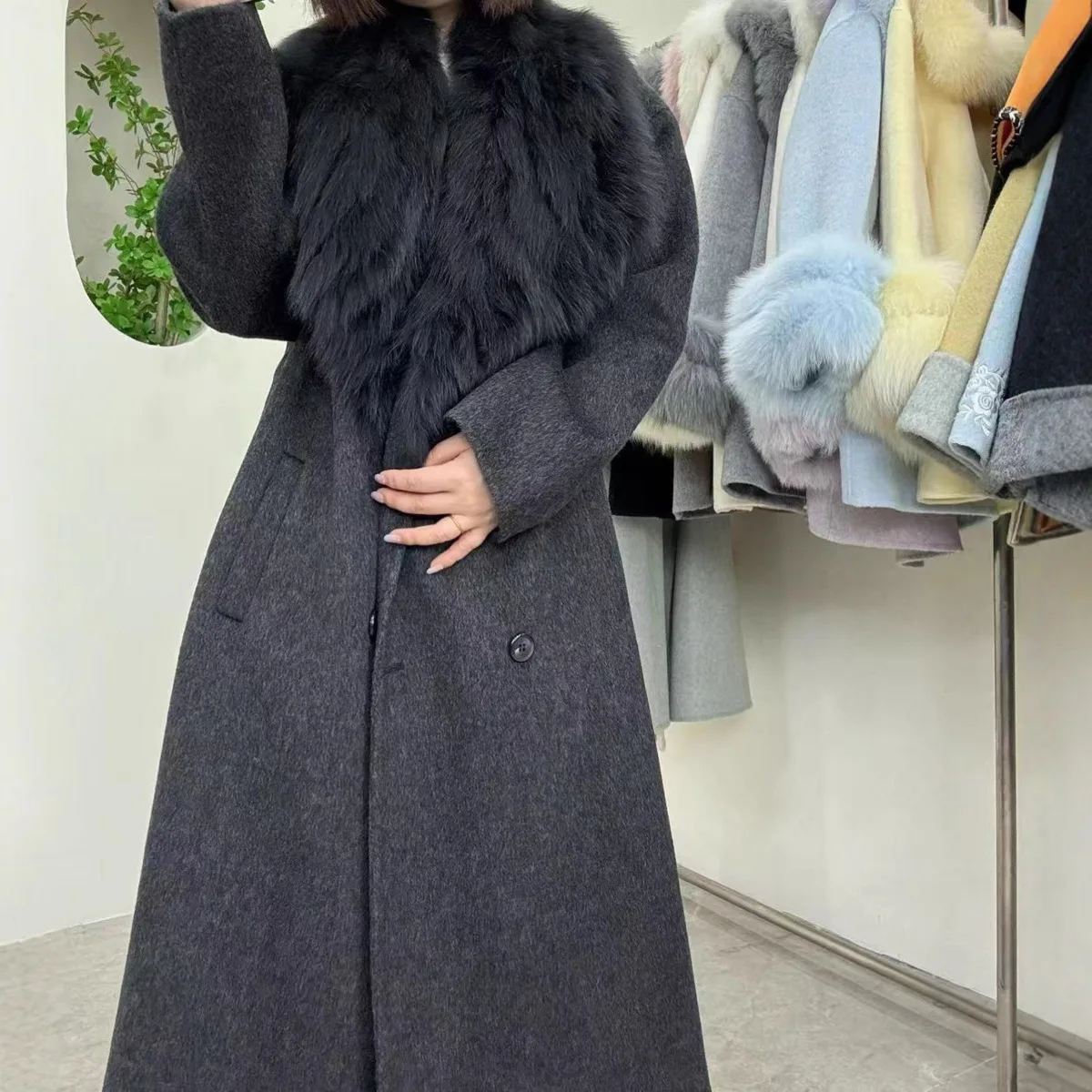 เสื้อโค้ทผ้าขนสัตว์ผสมแคชเมียร์สองด้านสำหรับผู้หญิง BJTZ 2025 แต่งขอบด้วยขนสุนัขจิ้งจอก เสื้อคลุมทรงเทรนช์สุดหรูสำหรับฤดูใบไม้ร่วงและฤดูหนาว ให้ความอบอุ่นอย่างมีระดับ