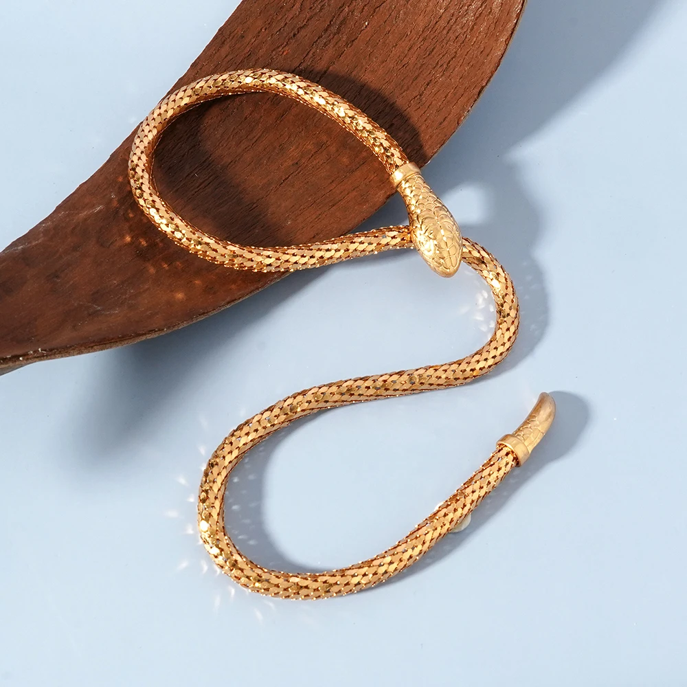 

Gold Color Snake Shaped Rhinestone Necklace for Women Girls Adjustable Punk Personality Hip-hop Style Trendy Exaggerated Jewelry