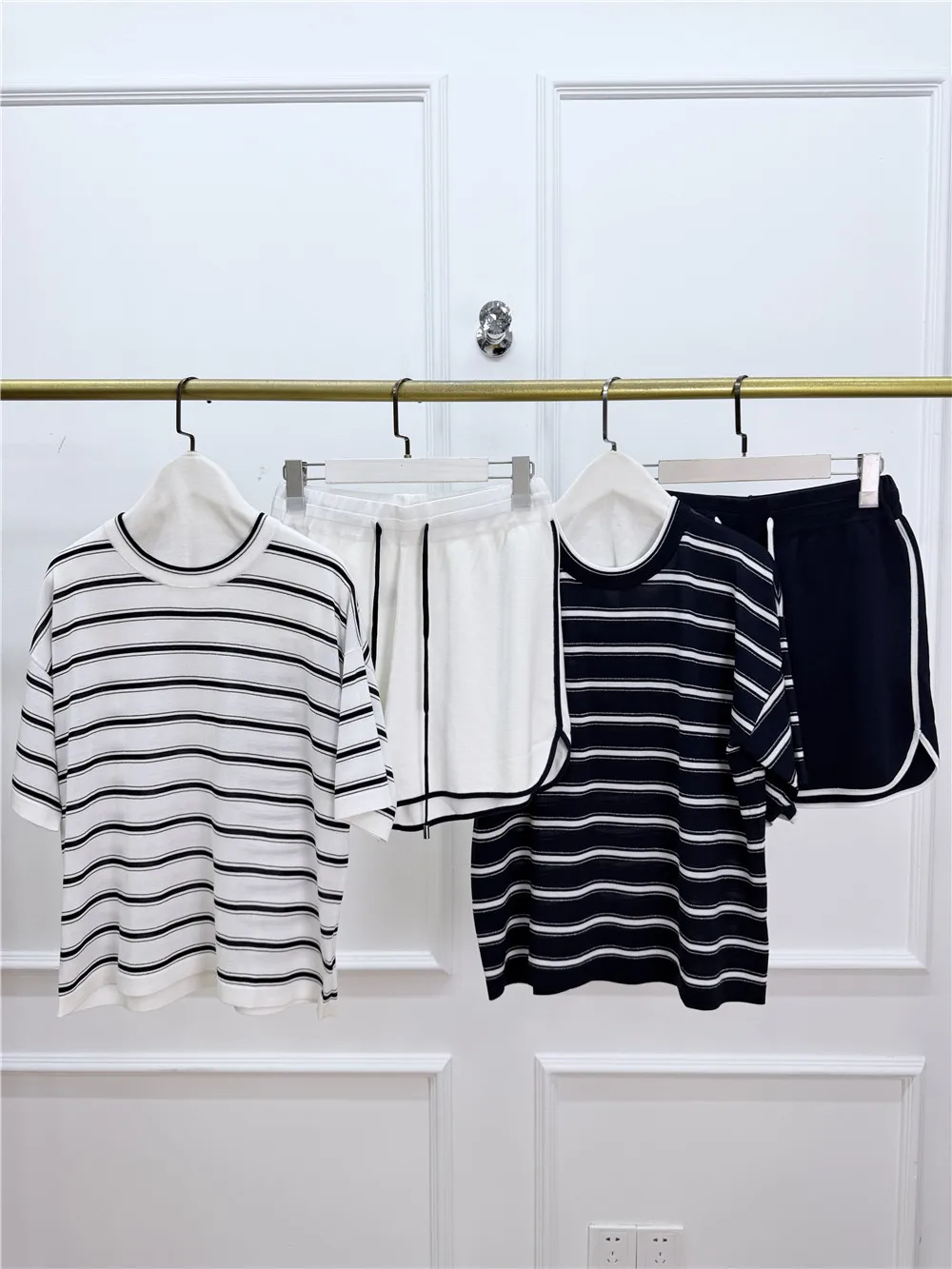 

Women's Striped O-Neck Short-Sleeve T-Shirt with Elastic Waist Shorts 2-Piece Set