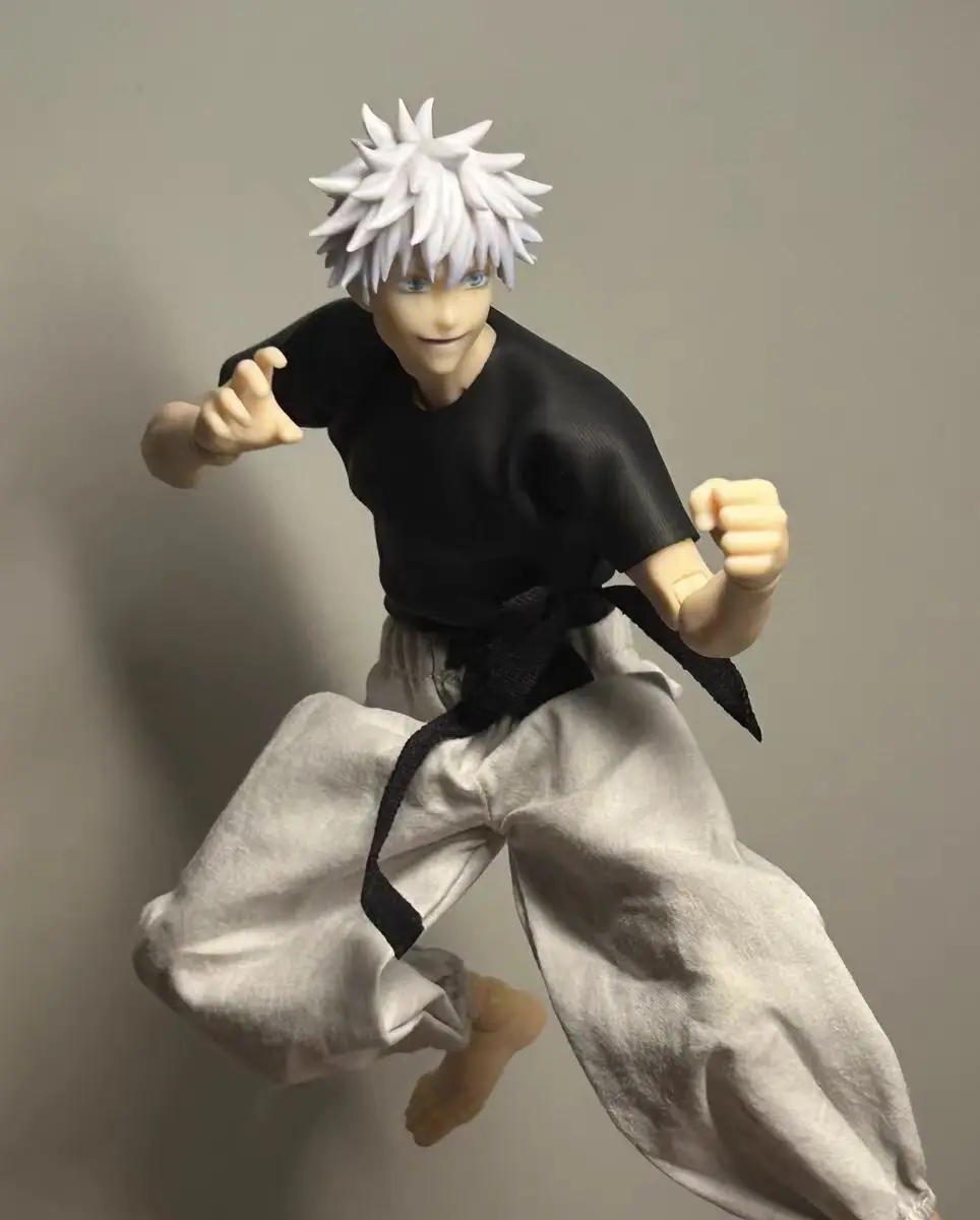 

1/12 Gojo Satoru Outfit Set - High Elasticity Combat Shirt & Warrior Lantern Pants for 6" Romankey Body