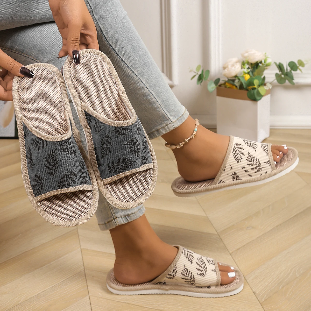 

Пляжная обувь Маленькая ветка Льняные четырехсезонные открытые тапочки Женские тапочки Весна, лето, осень и зима Четырехсезонные домашние тапочки Студенческие тапочки для общежития