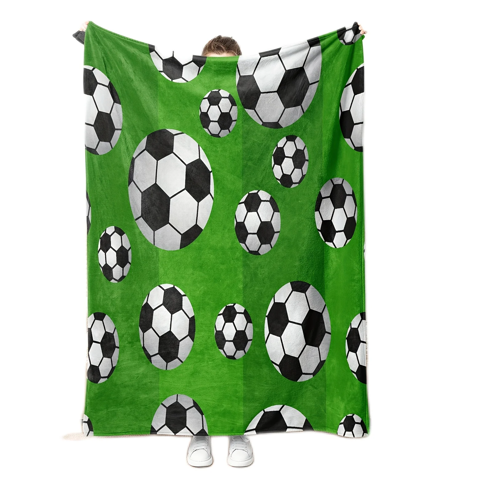 Fleece Polyester Material Green Football Flannel Active Dyeing Gift Blanket for Resting, Covering, and Napping.