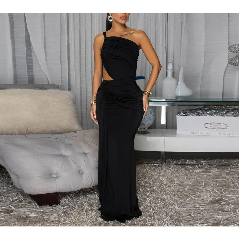 เดรสยาวทรงเข้ารูปสำหรับผู้หญิง ดีไซน์เปิดไหล่ข้างเดียว แต่งระบายช่วงหลัง โชว์หลังเปลือย  สำหรับฤดูร้อน ปี 2025 เหมาะสำหรับงานปาร์ตี้วันเกิด วันหยุดพักผ่อน และใส่ไปเที่ยวคลับ