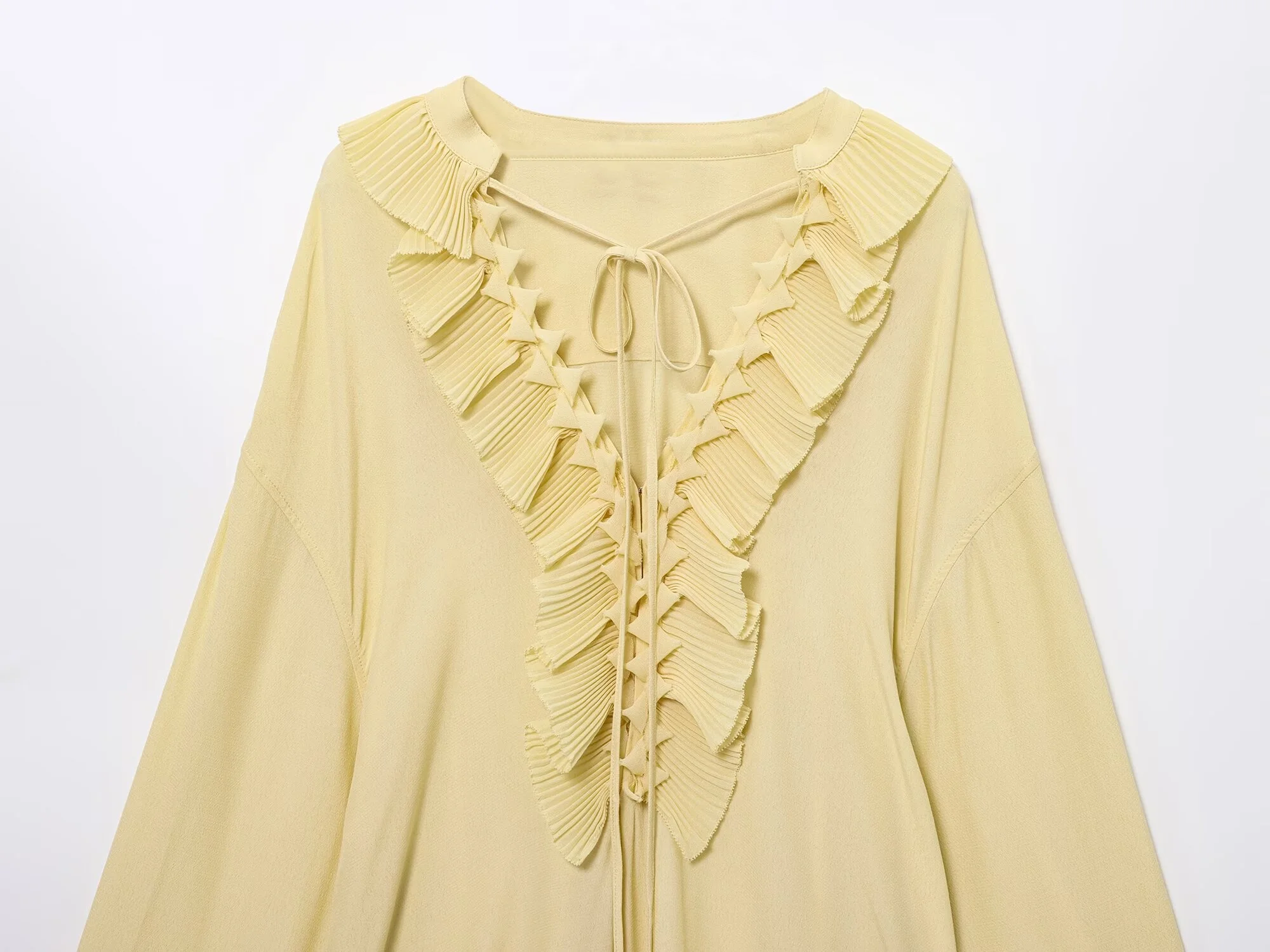 PB&ZA2025 ฤดูร้อนใหม่ของผู้หญิงอเนกประสงค์ลูกไม้นัวเนียคอวีชีฟองเสื้อเชิ้ตยาวหลวม