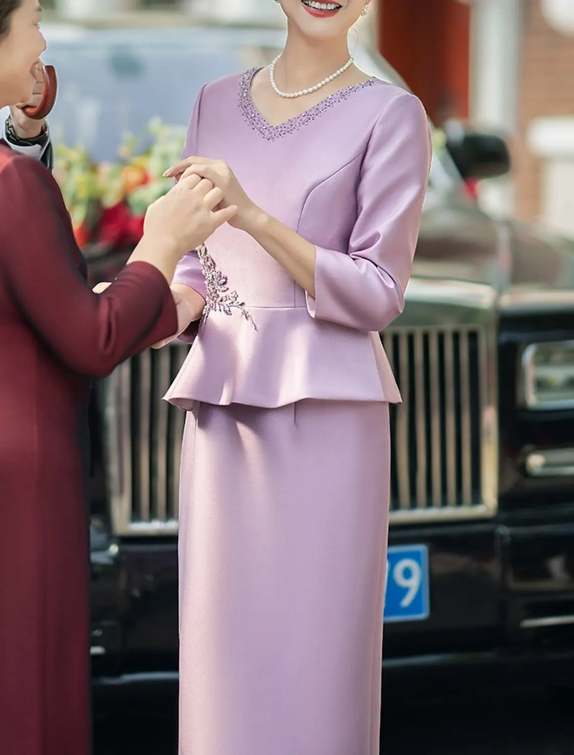 Elegante vestido de cetim de duas peças para a mãe da noiva, comprimento chá, manga 3/4, decote V, bainha lilás, convidada do casamento, vestidos de festa, 2023