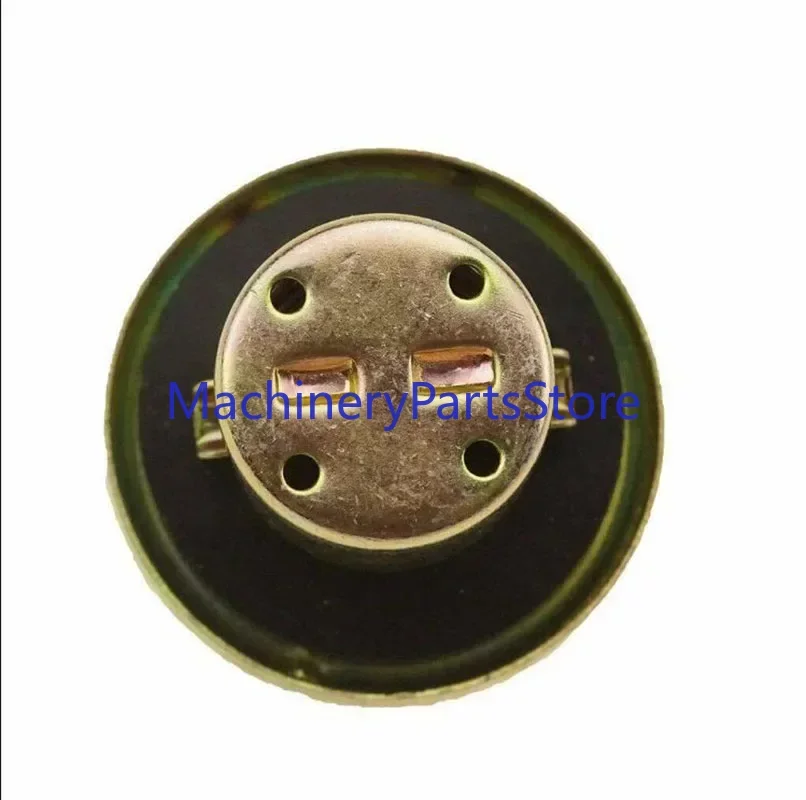 Scooter Moped 1/4 Turn Generic Fuel Tank Cap / Gas Tank Cap for GY6 Tank Roketa Sunl Baja Jonway Taotao Jmstar 1PC