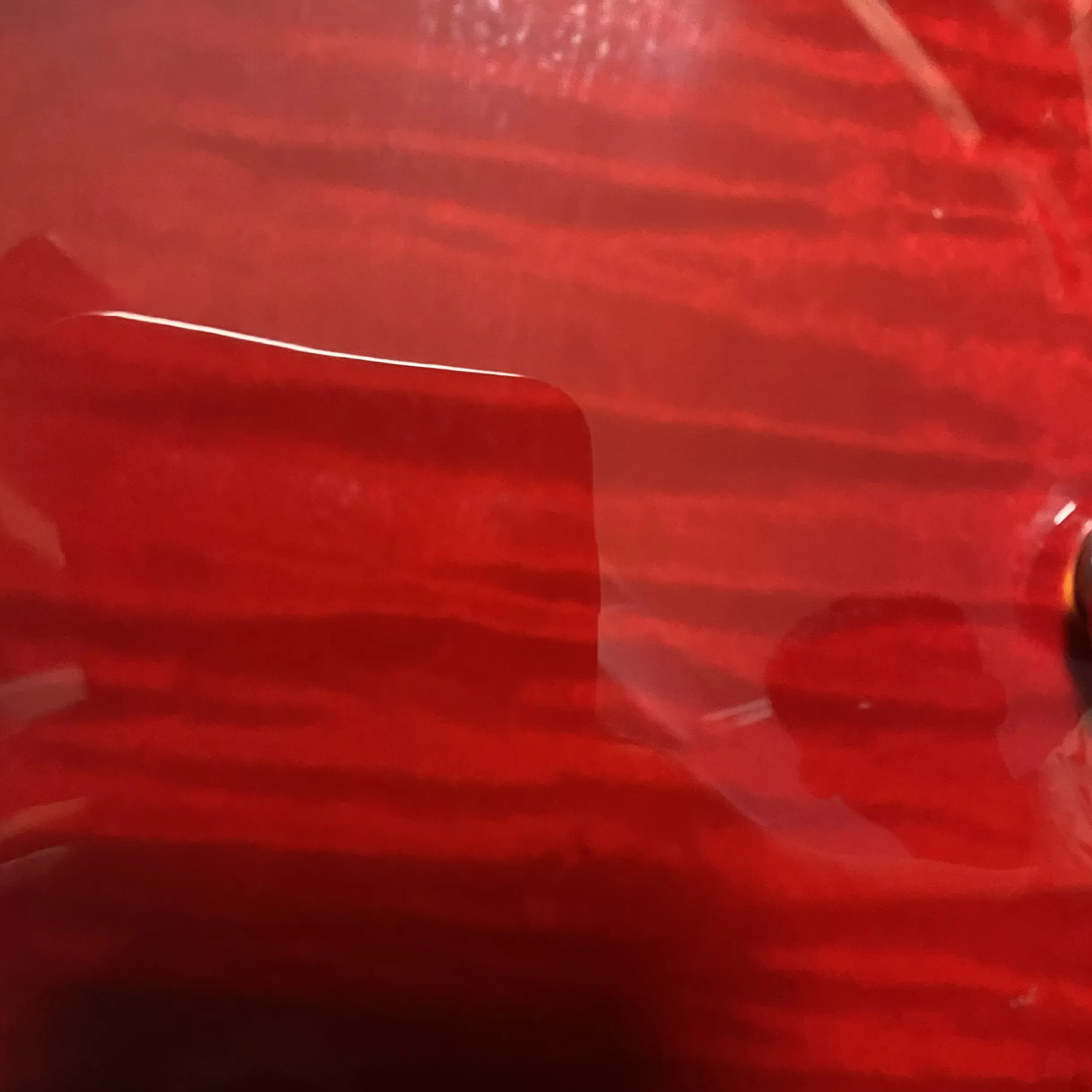 Deep red flame-pattern electric guitar  Solid wood electric guitar in stock, shipped within 48 hours. Real pictures and videos t