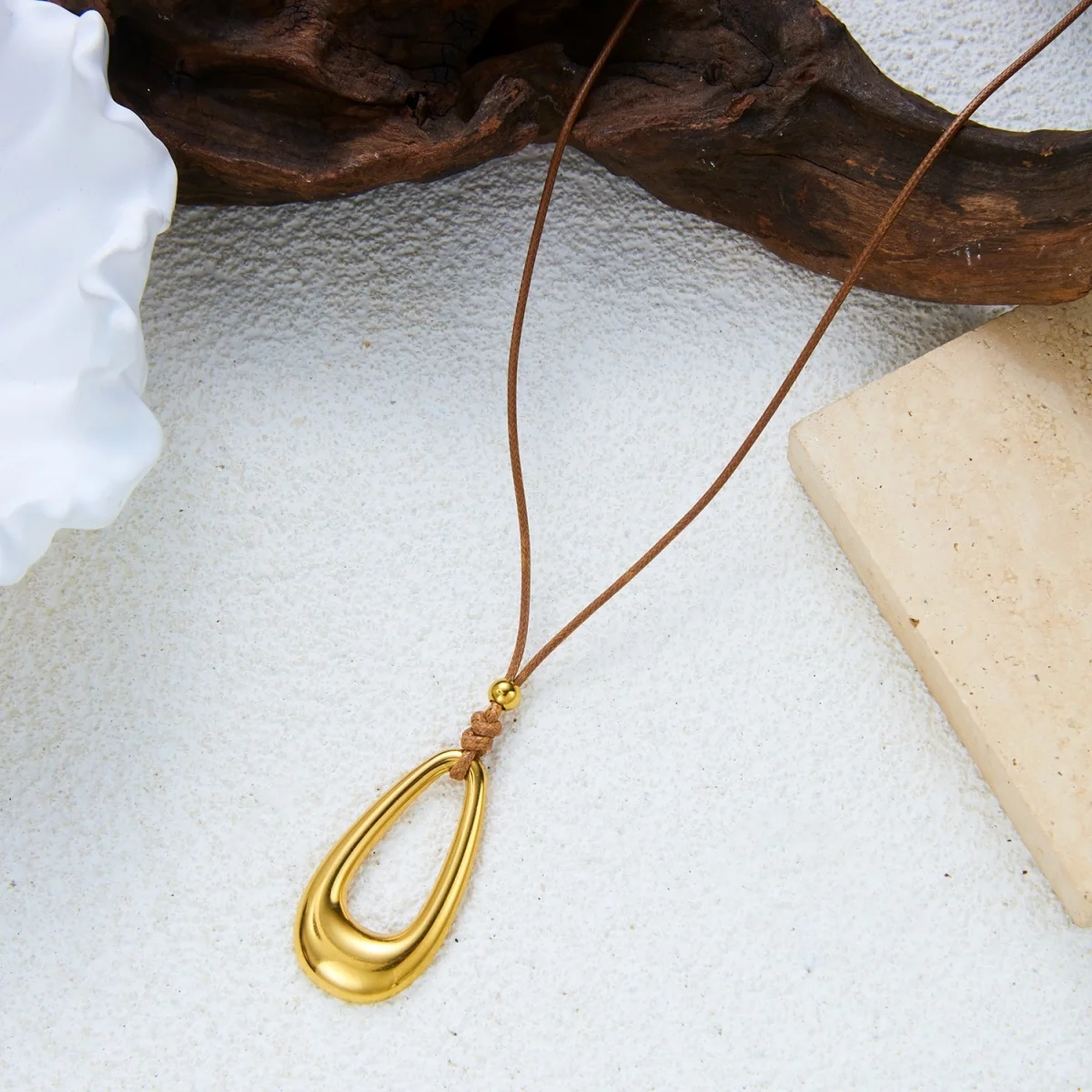 Halskette mit Anhänger in Form einer hohlen Wassertropfen-, Kreis-, Herz- oder Blumenform aus Edelstahl für Damen und Herren, minimalistischer, geometrischer Schmuck mit Wachsschnur. – Detail 15