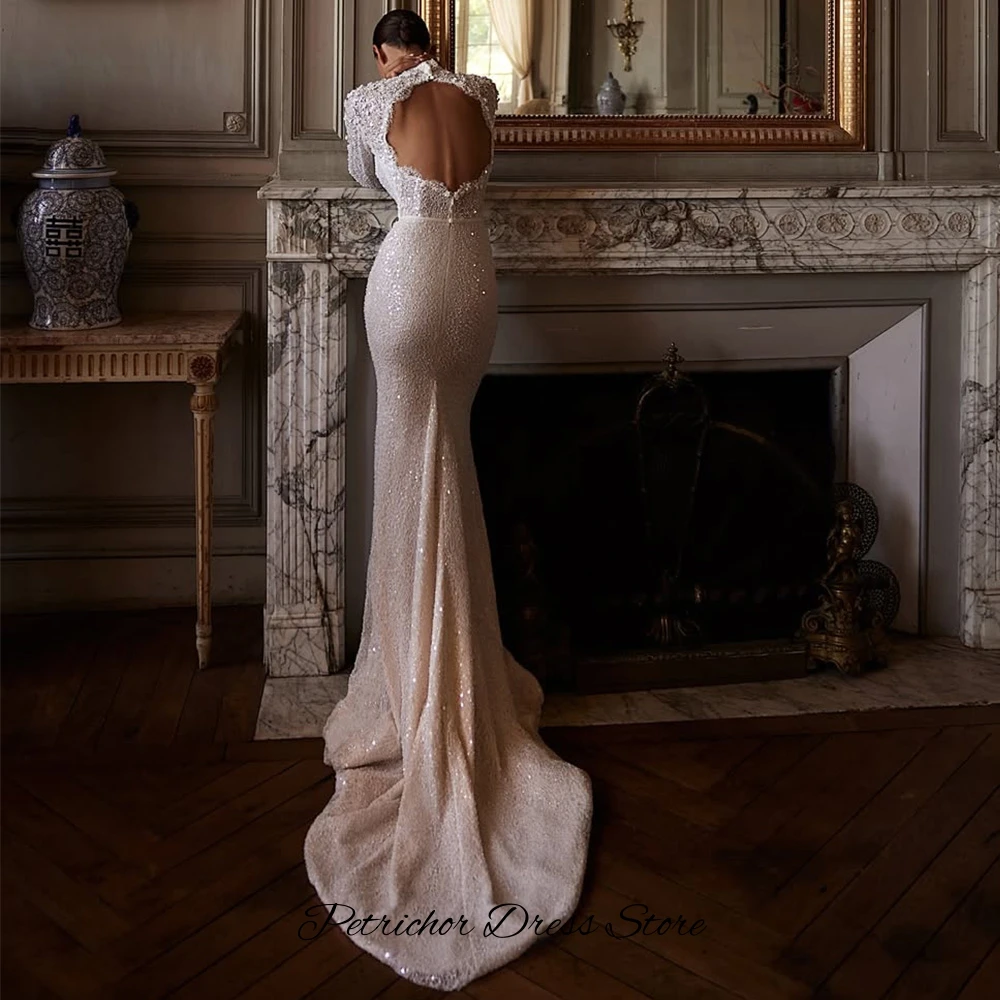 Delikatna suknia ślubna z koronki syrenki, ręcznie robione kwiaty, szyta na miarę, nowoczesna suknia ślubna z wysokim kołnierzem i długimi rękawami.