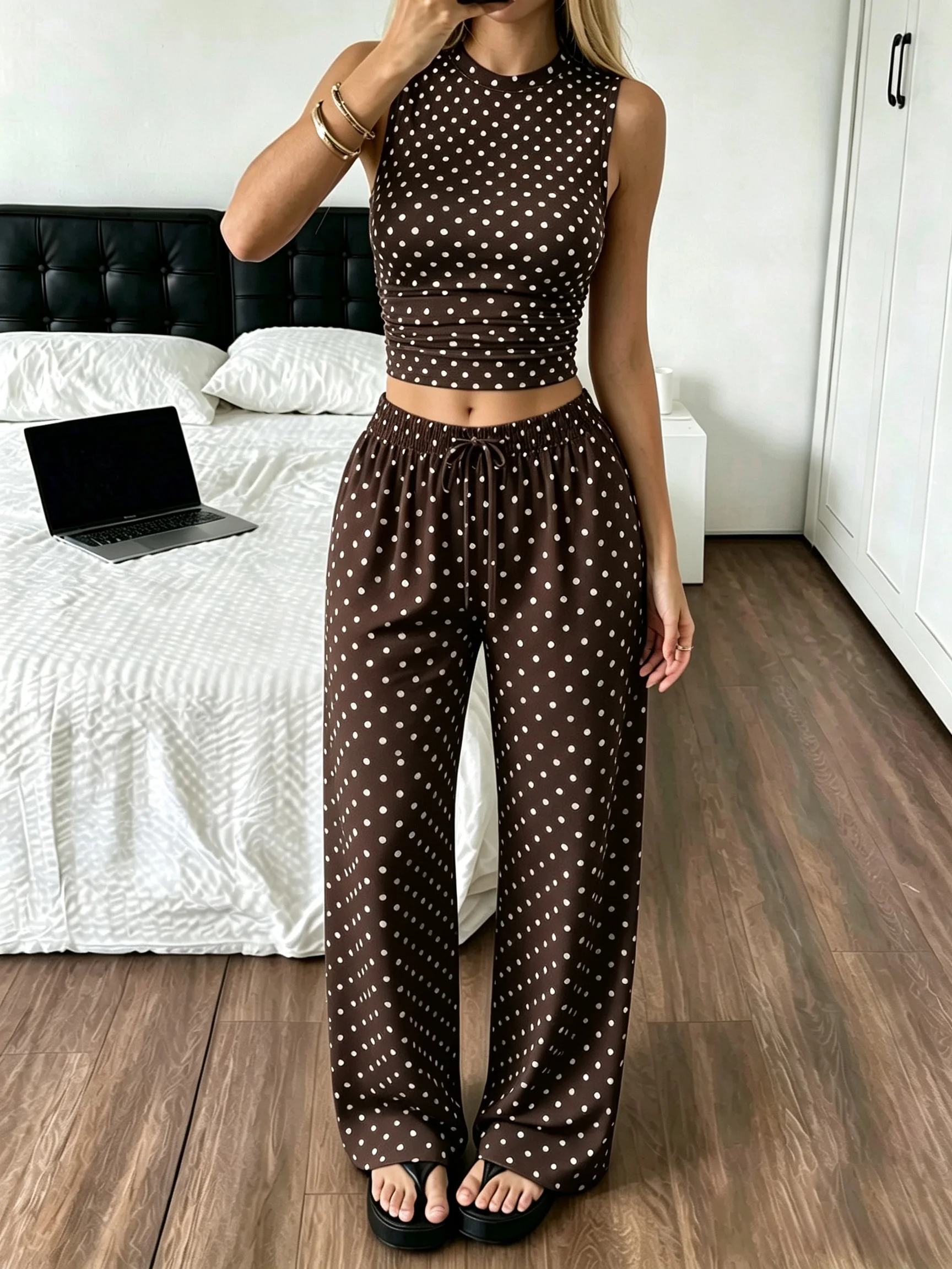 2er-Pack Damen Polka Dot Loungewear-Set Ärmelloses Hochgeschlossenes Crop-Top Weite Hose Clean Girl Style Sommer-Outfits – Detail 3