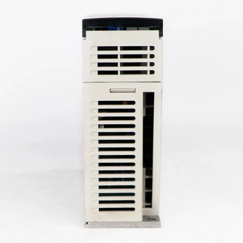 MDS-B-SVJ2-04  Servo Drive,Normal Function Tested OK