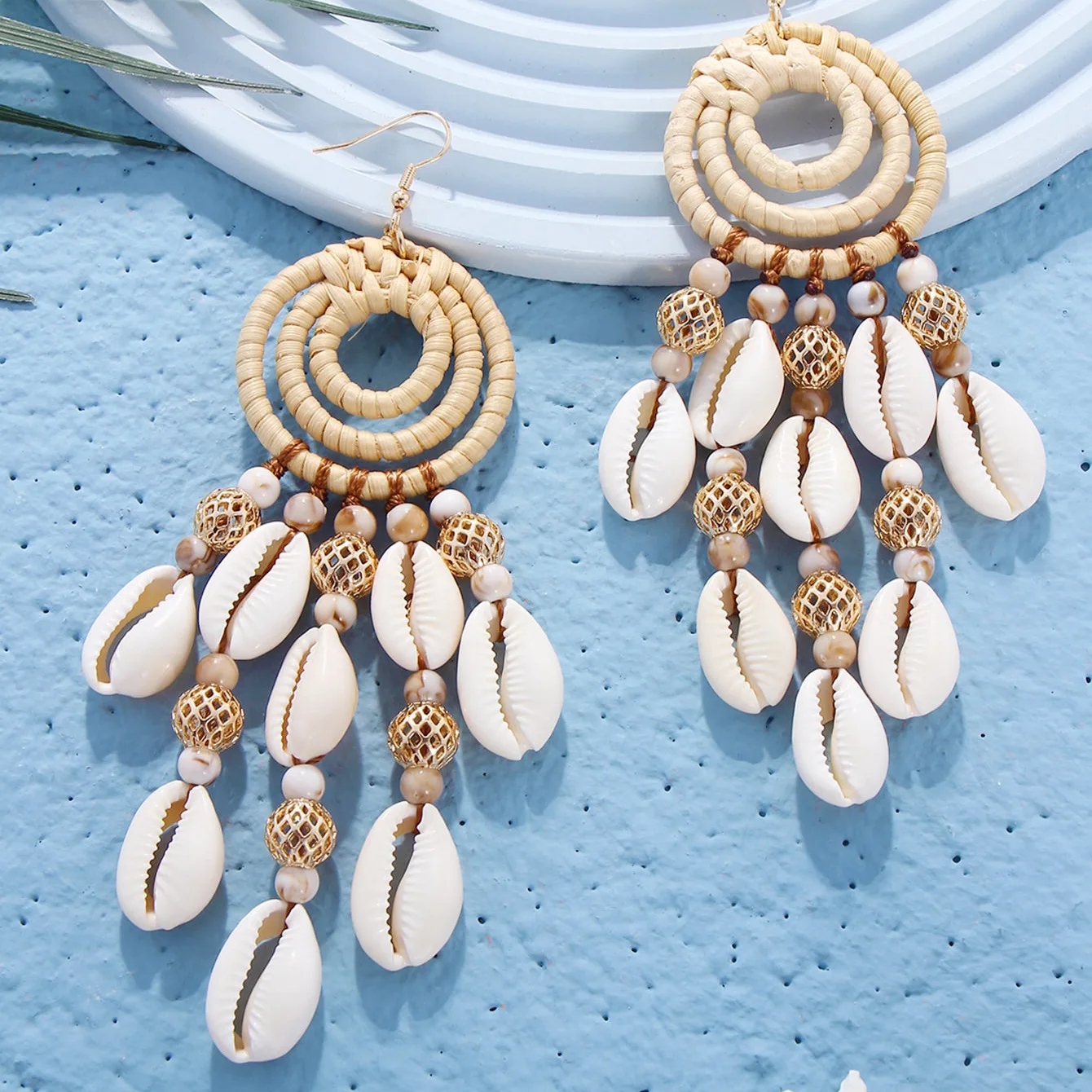 2024 Vintage Spiral Round Bead Earrings Rattan Hollow Out Beads Shell Tassel Earrings for Women Beach Party Jewelry Gift