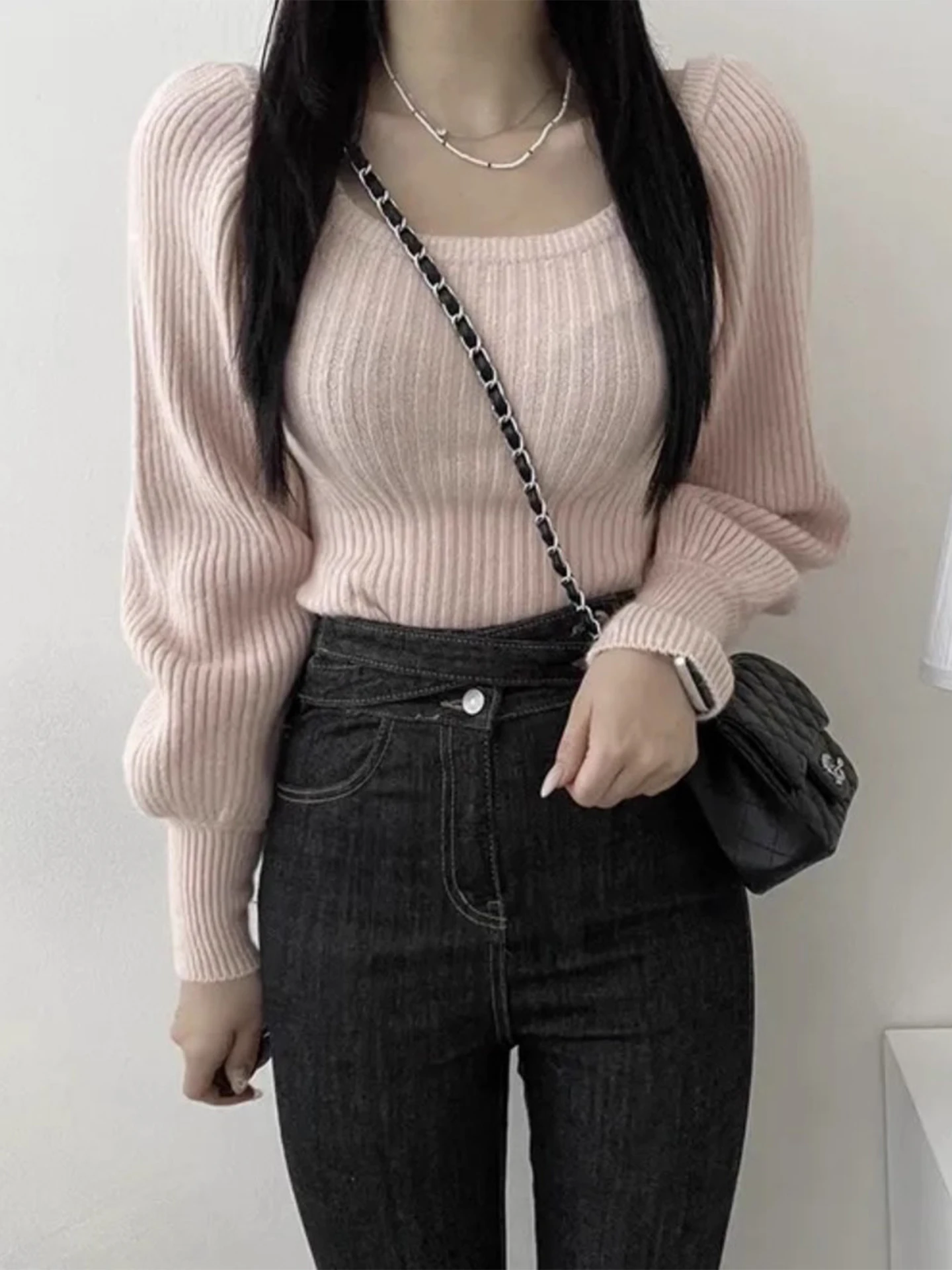 Sweter damski z dzianiny w paski z kwadratowym dekoltem w stylu retro, uniwersalny, wyszczuplający, idealny jako warstwa bazowa na zimę, nowy model.