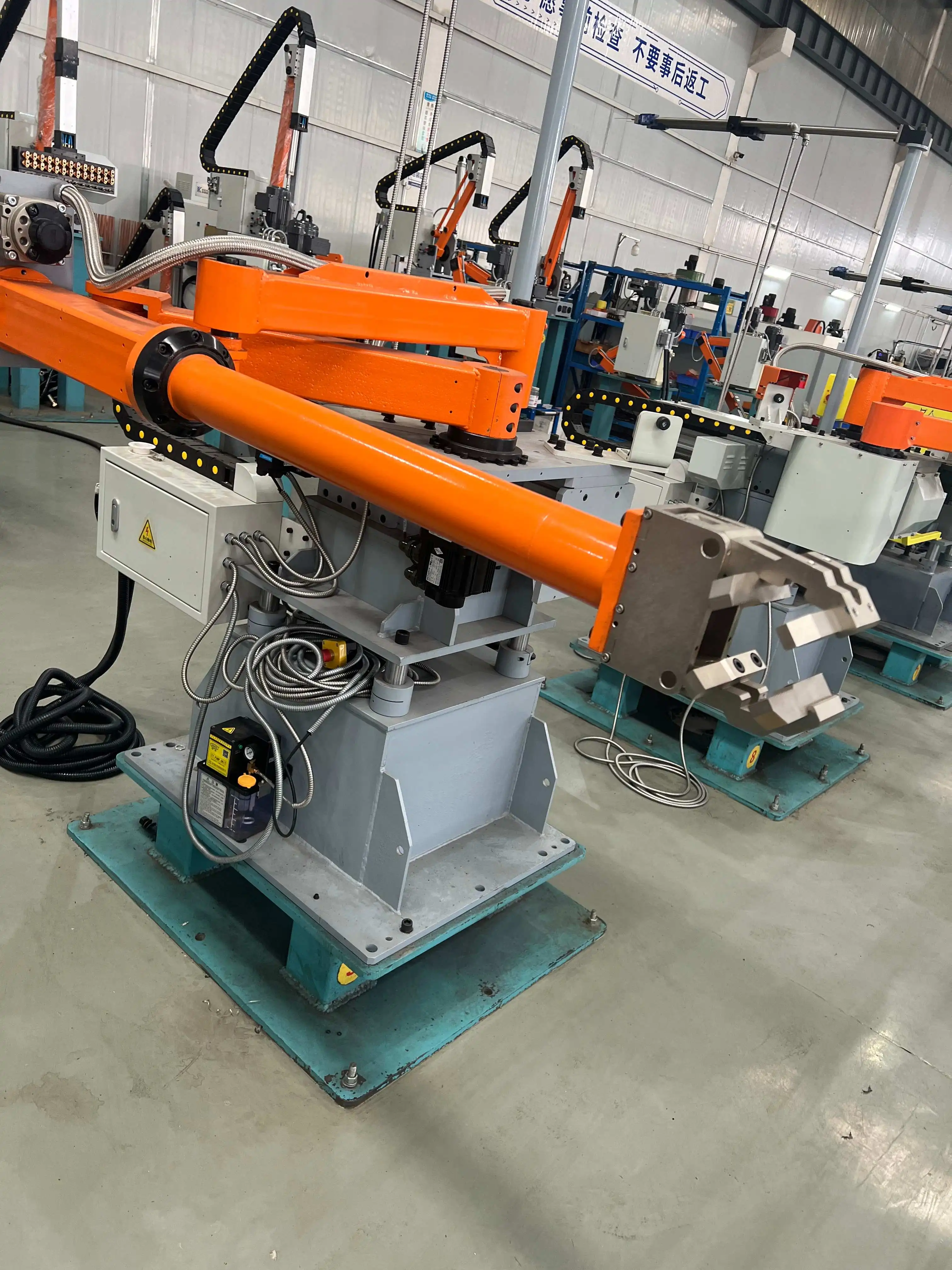 800kg Robotic Extraction System for Die Casting 0.1mm Accuracy Auto Body Parts Handling Engine Gear 2kW 380V