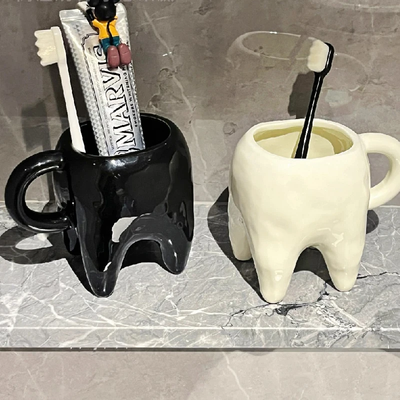 Creative Tooth Mug Ceramic Couples Brush Their Teeth Cup Wash Cup Bathroom Decoration Accessories Simple and Lovely Tooth Cups.