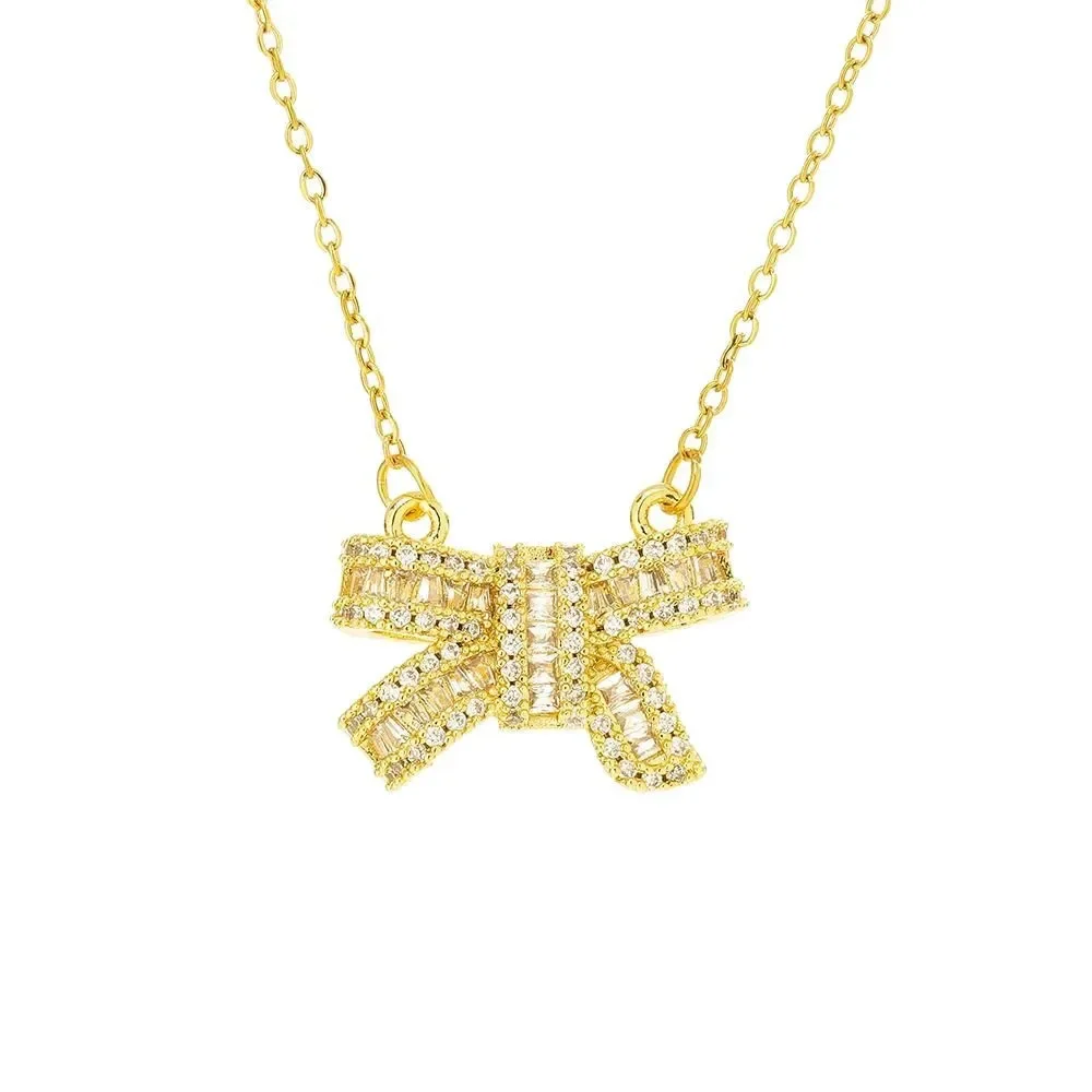 

A brand-new, non-fading, niche design, high-end and elegant women's micro-knot necklace for 2025