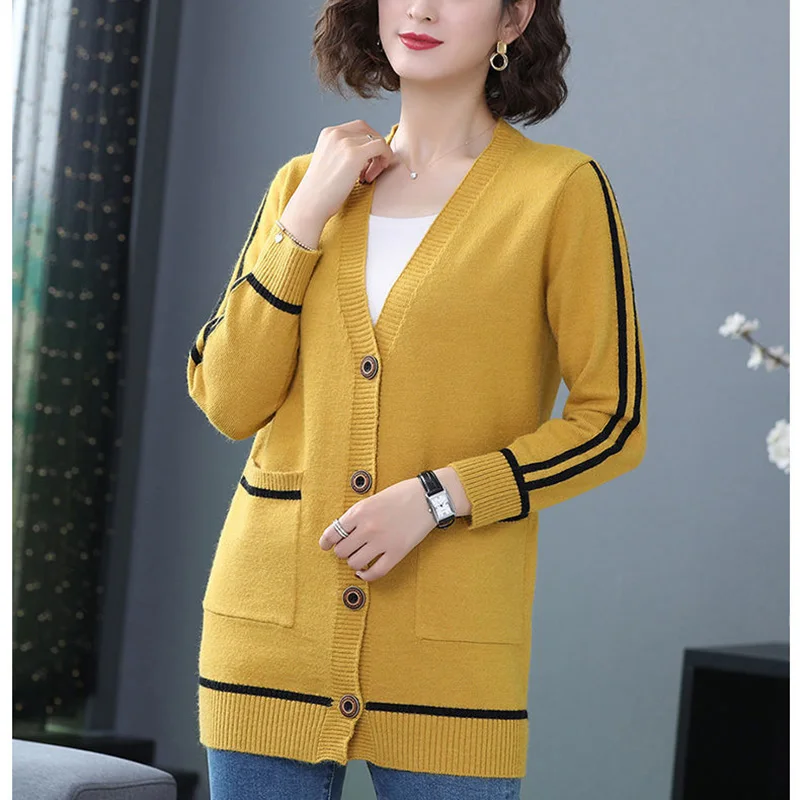 Fashion V-Neck Knitted Spliced Pockets Korean Cardigan Sweaters Women\'s Clothing 2023 Autumn New Casual Tops Loose Commute Coat