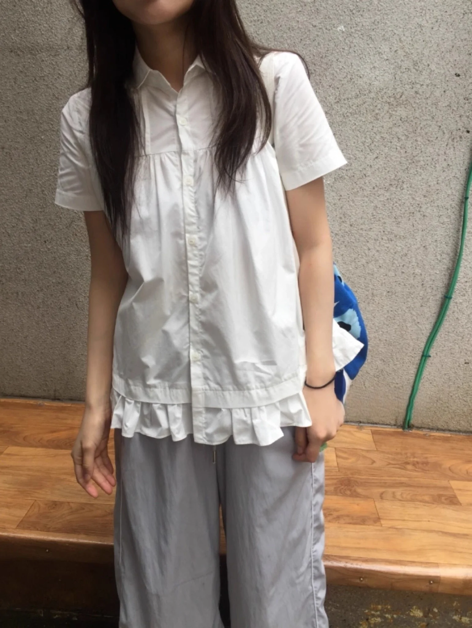 

White Ruffle Sve ort Sve irt Women's Sle Summer 2025 New Unique Cute Loose Doll Collar Top Korean Faion Commute