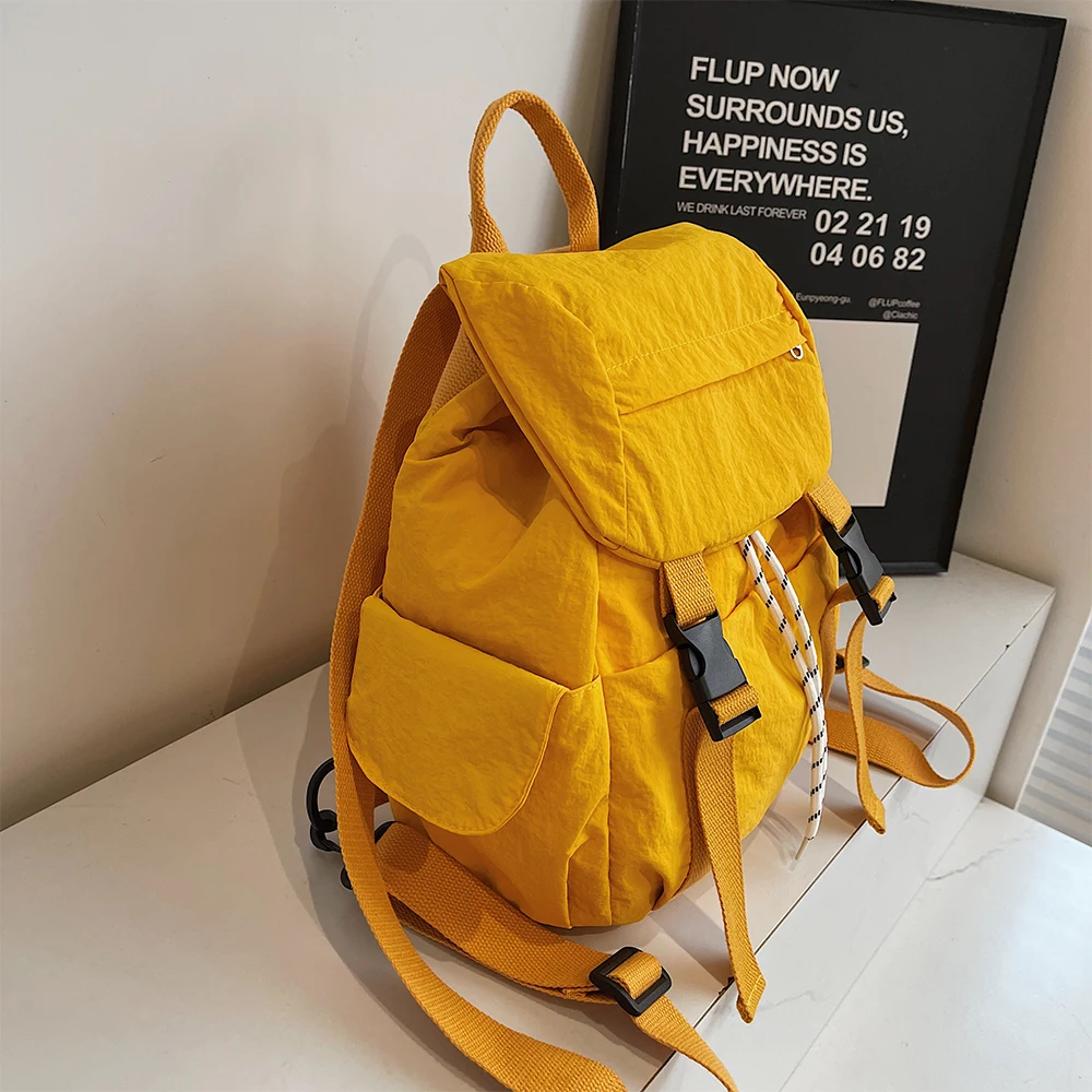 حقيبة ظهر كاجوال متعددة الاستخدامات للنساء 2025 حقيبة ظهر جديدة ذات سعة كبيرة وخفيفة الوزن للسفر للطلاب أثناء التنقل